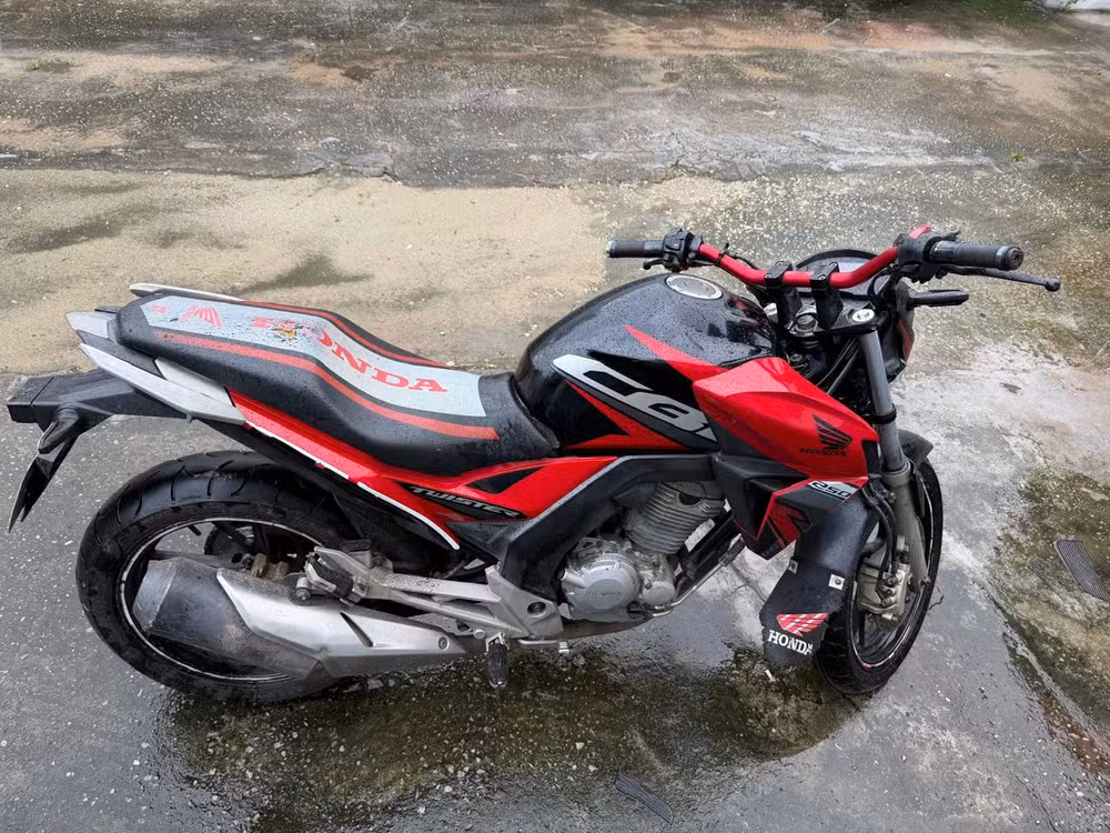 Motocicleta apreendida durante operação em Porto Rico do Maranhão — Foto: Divulgação/Polícia Civil do Maranhão